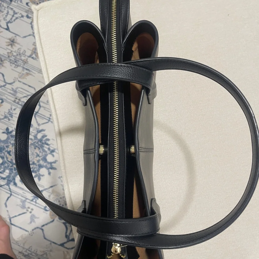 Freja New York Paloma Tote 13 – Black
Retail $368 | Excellent Condition - Picture 12 of 14